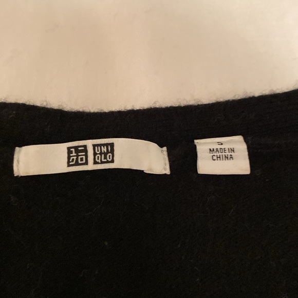 Uniqlo cashmere sweater size S - Picture 2 of 5
